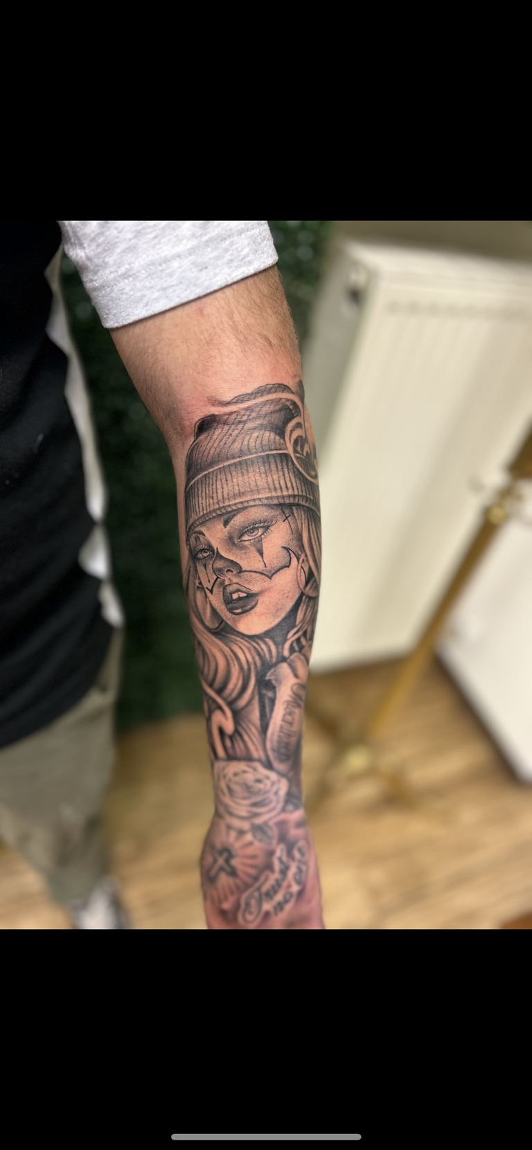 Paulo's Work - Delicate Lines